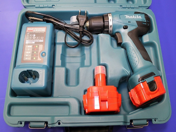 Аренда инструмента. Дрель-шуруповерт Makita 6271 12 B Аренда инструмента. Дрель-шуруповерт Makita 6271 12 B